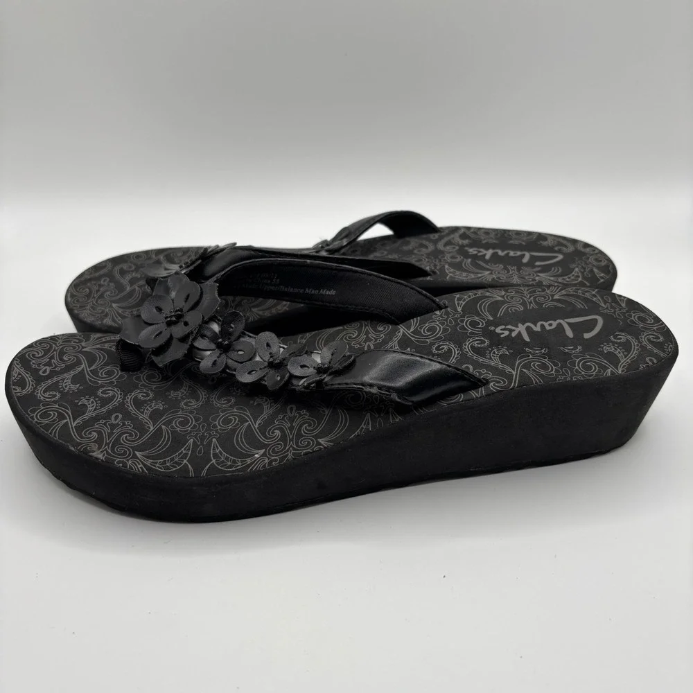 Clarks Sandals Womens 8 Black Floral Paisley Wedge Flip Flops 60049